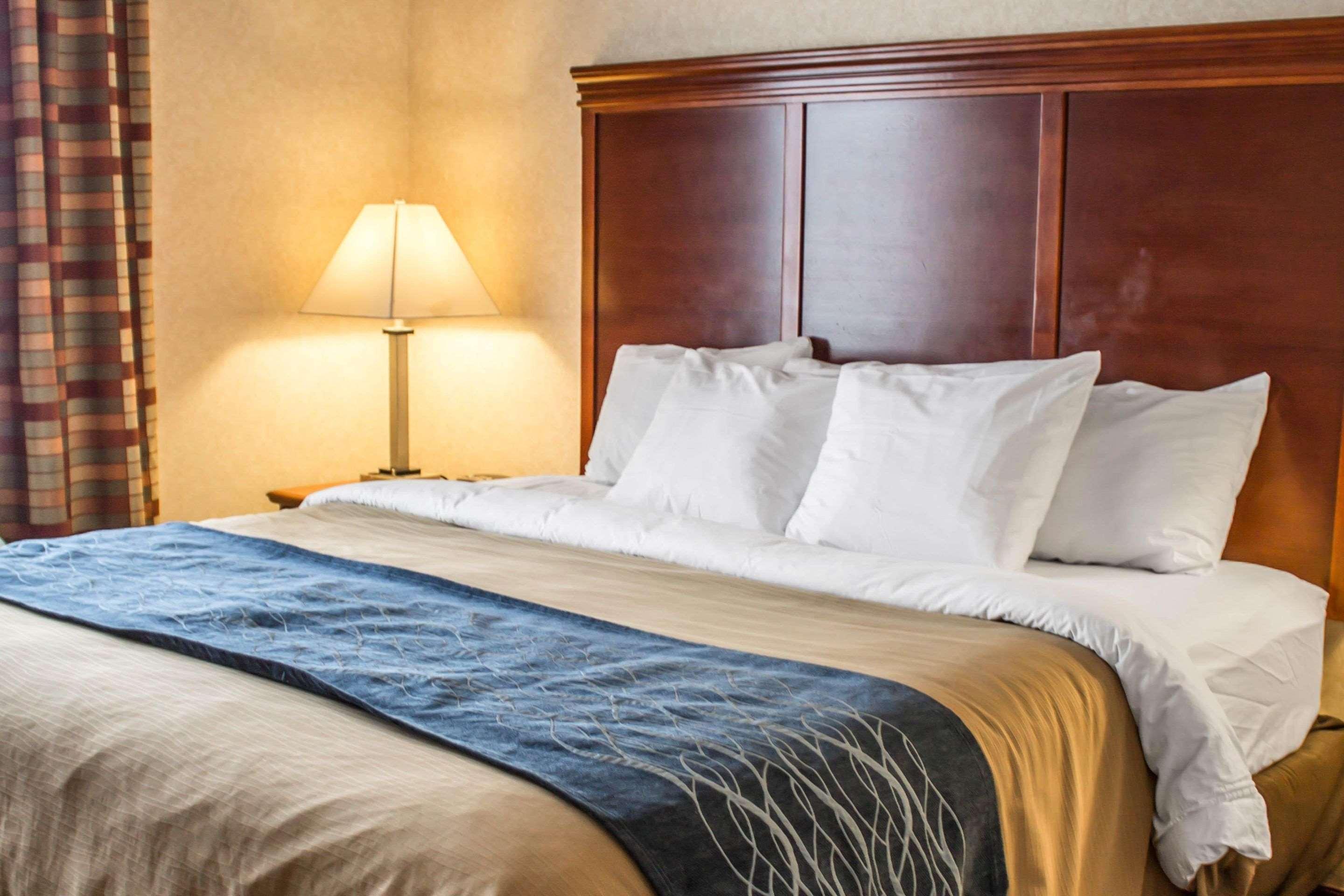 Comfort Inn & Suites Kent - University Area Extérieur photo