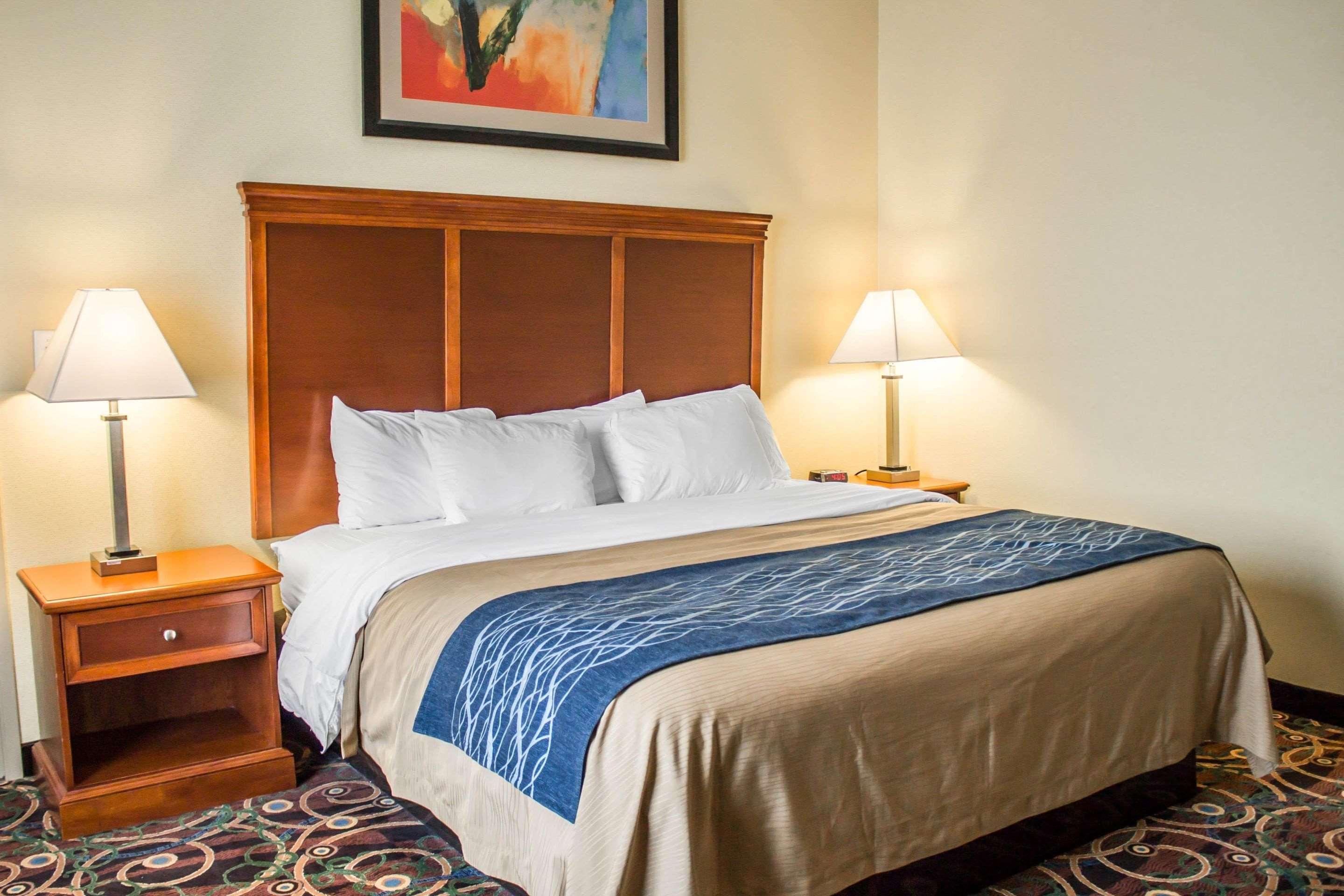 Comfort Inn & Suites Kent - University Area Extérieur photo