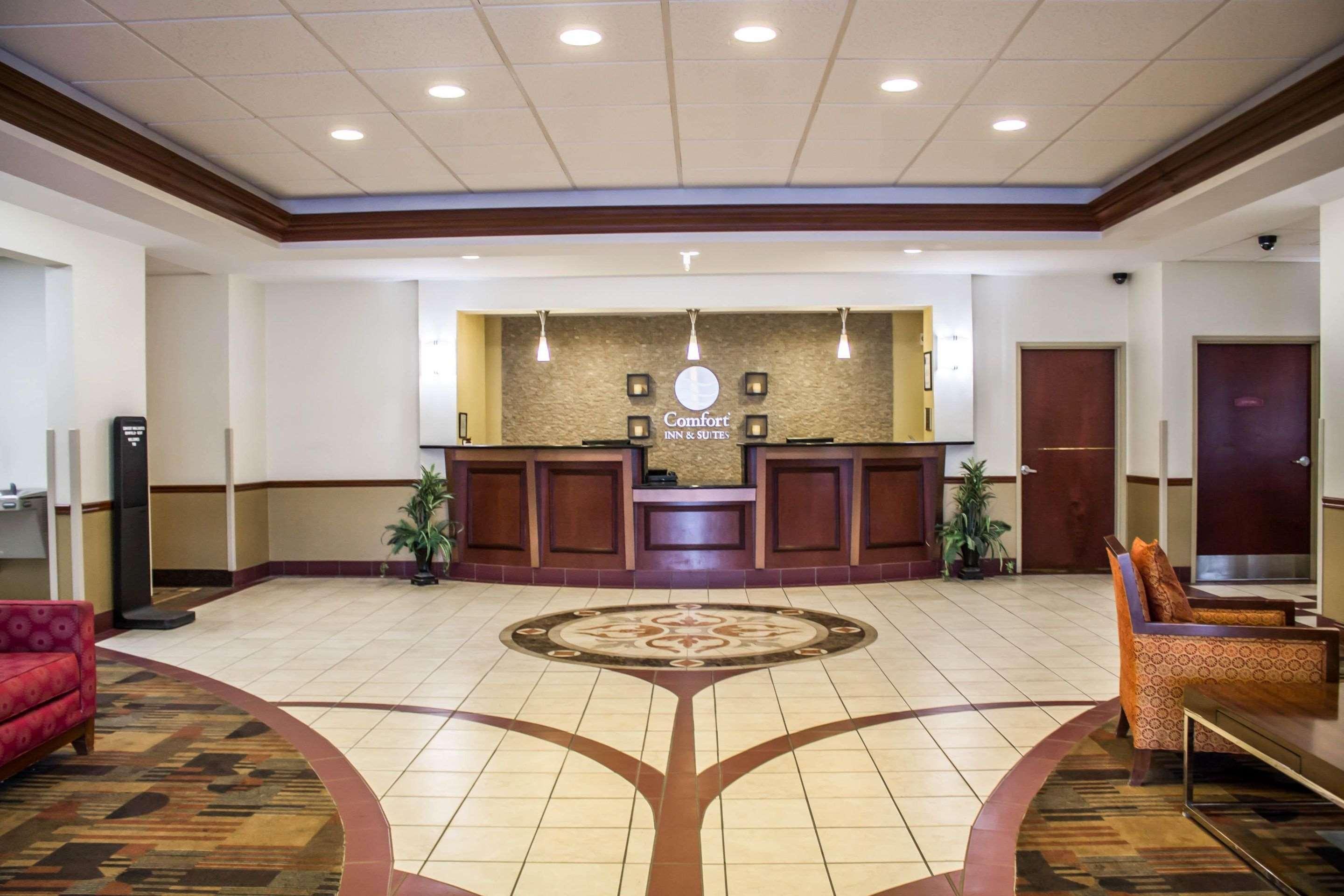 Comfort Inn & Suites Kent - University Area Extérieur photo